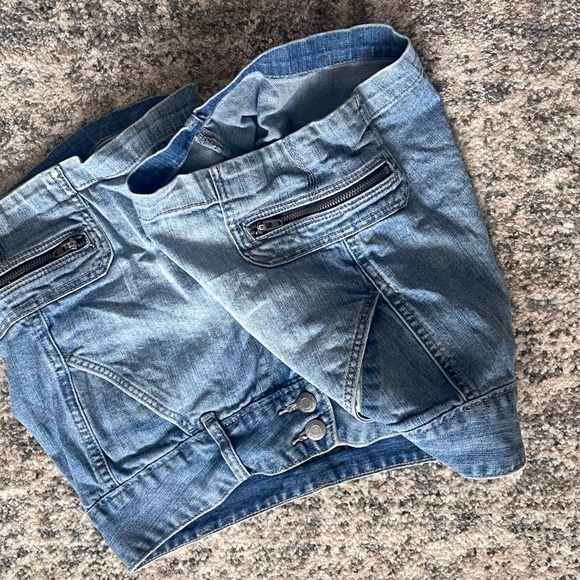 Vintage Calvin Klein denim shorts - Picture 5 of 5